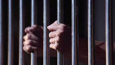 حبس صاحب معرض سيارات متهم بالنصب على المواطنين في الهرم