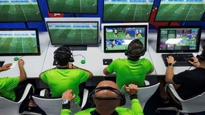 الرياضة تطالب اتحاد الكرة بتقريرعن ملف تطبيق تقنية الـ VAR في مصر