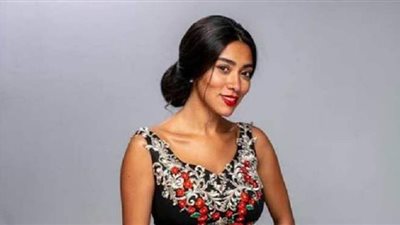 تفاصيل ألبوم زيزي عادل الجديد 