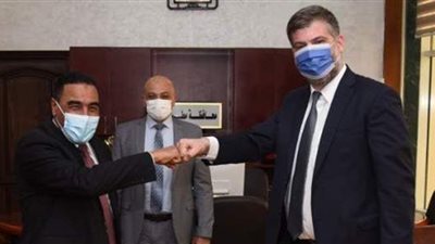 القنصل الروسي يؤكد إعجابه بسواحل مطروح ودعوة مواطني بلاده لزيارتها | صور