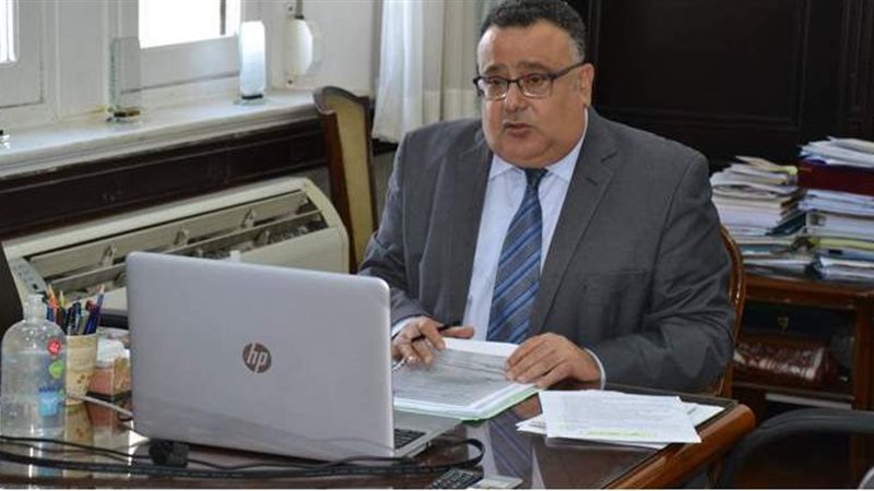  الدكتور عبد العزيز
