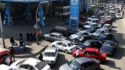 تكدس فى المحطات ومشاجرات بين السائقين بسبب نقص السولار بقنا