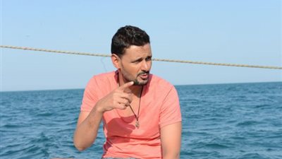 «قرش» رامز جلال يتعرض لشرخ أثناء نقله لدبي