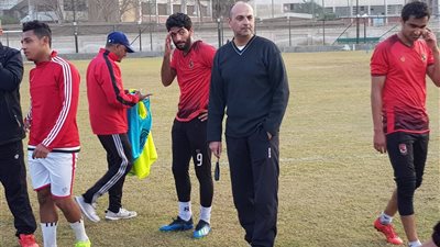 عمرو أنور يجهز بدلاء شباب الأهلي للمشاركة في دوري الجمهورية