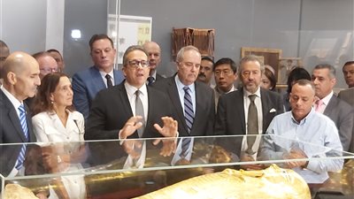 عرض تابوت الكاهن 