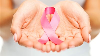 للنساء فقط.. 5 علامات تكشف الإصابة بسرطان الثدي