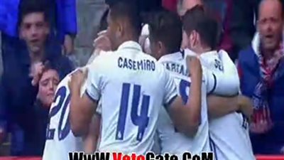 بالفيديو.. ريـال مدريد يفوز بثلاثية على خيخون وينفرد بصدارة الدوري