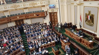 تغيب 192 عضوا عن حضور الجلسة الأولى للبرلمان (صور)