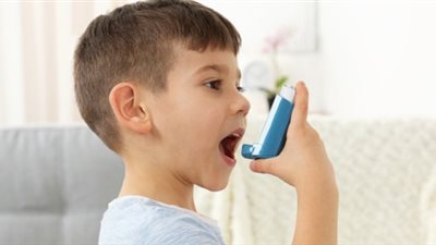 دراسة: علاج الربو لدى الأطفال يصعب مع إصابتهم بالقلق والاكتئاب
