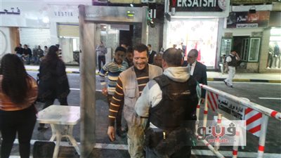 بالصور.. تعزيزات أمنية مشددة بالكنيسة المرقسية في الإسكندرية