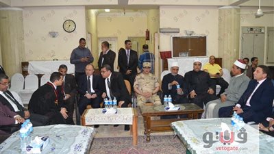 بالفيديو.. محافظ الفيوم يهنئ الكنائس في قداس عيد القيامة