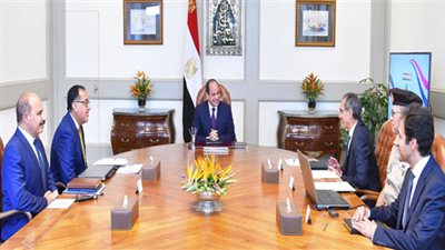 الرئيس والتحول الرقمي.. السيسي يكلف باستخدام أحدث التقنيات لتنفيذ الانتقال للعاصمة الجديدة.. الاستثمار في الكوادر البشرية وتوفير برامج التدريب والتأهيل وبناء القدرات.. وتقديم أحدث الخدمات للمواطنين