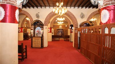 رسومات فاطمية تعانق العمارة المسيحية.. قصة دير الأنبا بضابا بصعيد مصر (فيديو وصور)