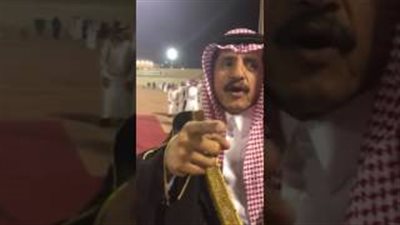 بالفيديو.. شاب يحصل على سيارة وعروس وفيلا هدية تخرجه من الجامعة