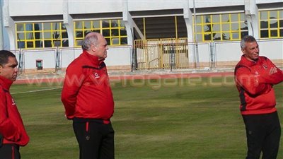 «زيزو» يتابع المران الأول للأهلي تحت قيادة مارتن يول