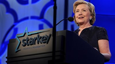 عائلة كلينتون تجمع 12 مليون دولار بعد مغادرة البيت الأبيض