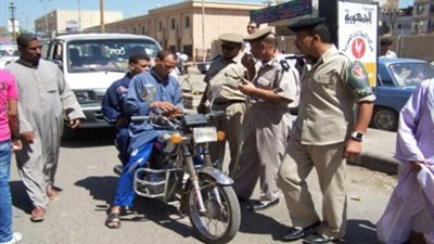 حملات مرورية لإعادة الانضباط لشوارع قنا