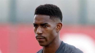 برشلونة يعلن غياب مدافعه أمام انترميلان