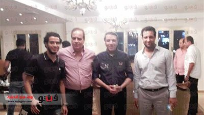 أول صورة لمصطفى كامل بعد عودته من العمرة