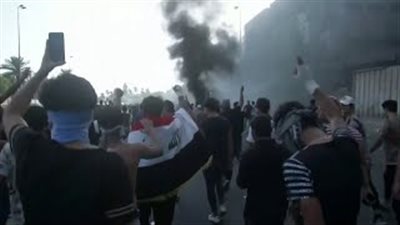 مظاهرات العراق.. قطع الإنترنت وهتاف ضد الفساد وإيران (فيديو)