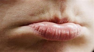 وصفة طبيعية تخلصك من آثار الصيام على شفتيك