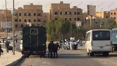 بالصور.. تعزيزات أمنية بمحيط ستاد بتروسبورت