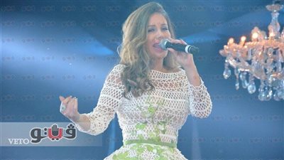 نيكول سابا تصل مطار القاهرة قادمة من بيروت