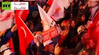 بالفيديو.. أنصار أردوغان يستقبلون نتائج الاستفتاء بالأغاني