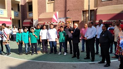 محافظ بورسعيد يطالب المدرسين بتوعية الطلاب بعظمة انتصار أكتوبر