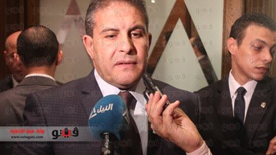 طاهر أبو زيد يدعو مجلس إدارة الأهلي و