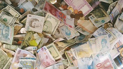 استقرار أسعار العملات الأجنبية.. والدولار يسجل 6.88 قرشًا