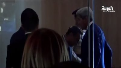 صورة جديدة للحظة تفتيش «كيري» قبل لقاء «السيسي»