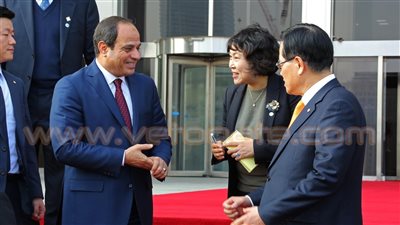 «السيسي» يشيد بافتتاح مصنع «سامسونج» للإلكترونيات في الصعيد