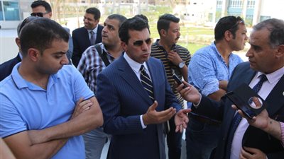 وزير الشباب والرياضة يتفقد فرع 