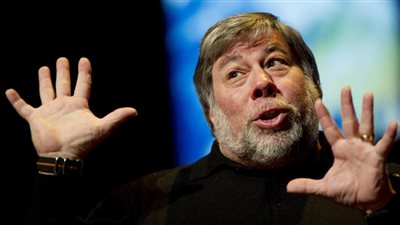 مؤسس أبل يتوقع بقاء الشركة لعام 2075