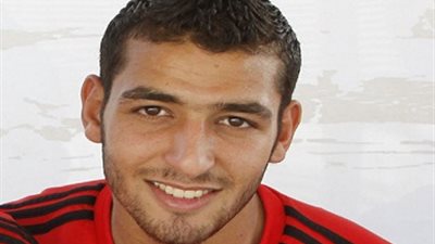 مصادر: مدرب الأهلي يقرر الاستغناء عن أحمد شكري نهائيًا