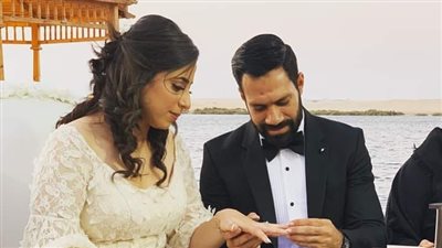 حسني عبدربه يحتفل بعقد قرانه علي ميرنا غيط