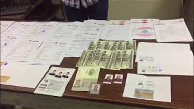 لحظة ضبط شخص نصب على مواطنين وزعم تعيينهم في وظائف بالمعادى(فيديو)