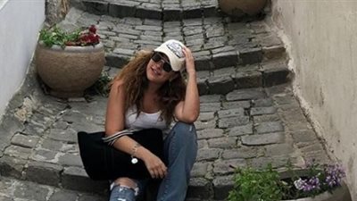 شيري عادل ببنطلون ممزق في أحدث جلسة تصوير (صور)