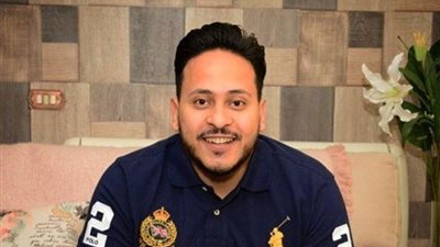 كريم عفيفي ينضم لمسرحية 