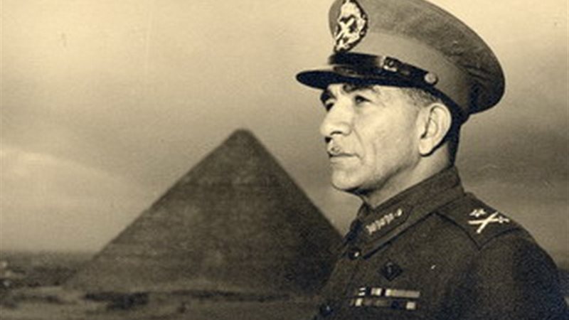  اللواء محمد نجيب