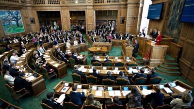 برلمان الدنمارك يوافق على نشر مقاتلات «أف 16» لمحاربة «داعش»