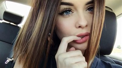 بالفيديو والصور.. حكاية مجنونة النني التي حظرها على «تويتر»