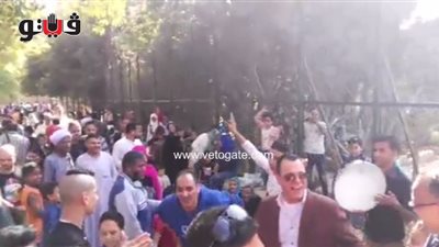 بالفيديو.. وصلة رقص على الطبول بحديقة الحيوان في الجيزة