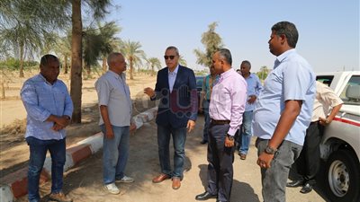 محافظ قنا: 55 فدانا لإقامة مشروعات غذائية (صور)