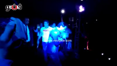 بالفيديو.. وصلة رقص لسيدة على أنغام «اللي مني مزعلني» في حديقة إمبابة