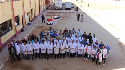 في اليوم الأول.. قافلة كفافي توقع الكشف على 1777 مريضا بالوادي الجديد