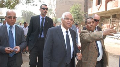 محافظ القاهرة يتفقد مسجد فاطمة النبوية بالدرب الأحمر