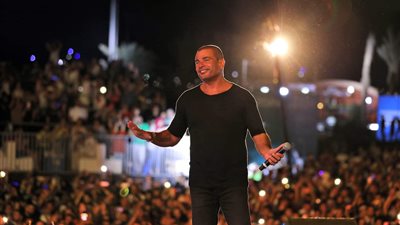 عمرو دياب يحيي حفلا كامل العدد في الأردن (صور)