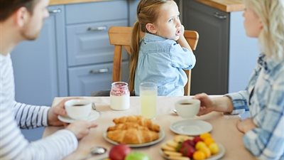 الكذب الأبيض على الأطفال يشوه شخصياتهم في المستقبل (صور)